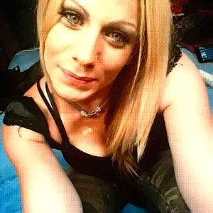 Meet your Posher, Bee